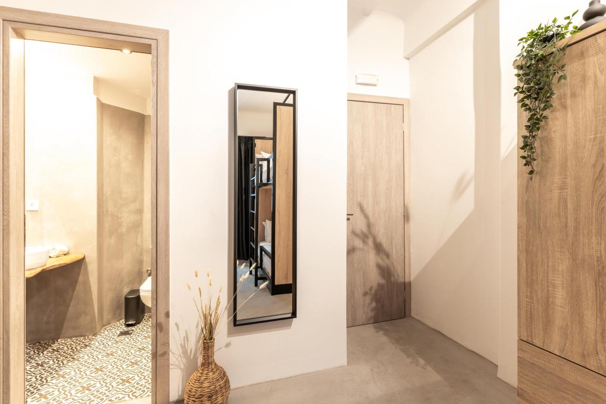 Pame Wild Hotel Атина Стая снимка